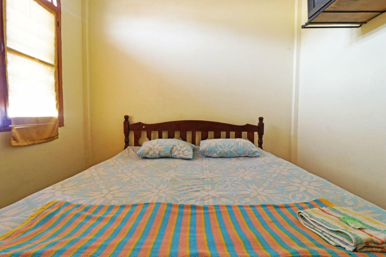 Wisma Yuli Syariah Hotel Медан Екстериор снимка